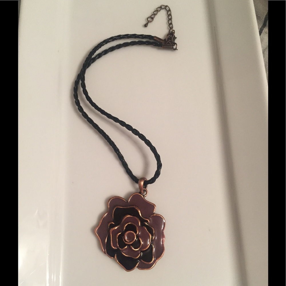 Purple flower pendant necklace